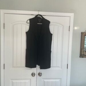 Tahari Longline Black Large Sleeveless Vest